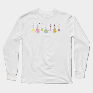 Hanging spring time daisies with lady bird Long Sleeve T-Shirt